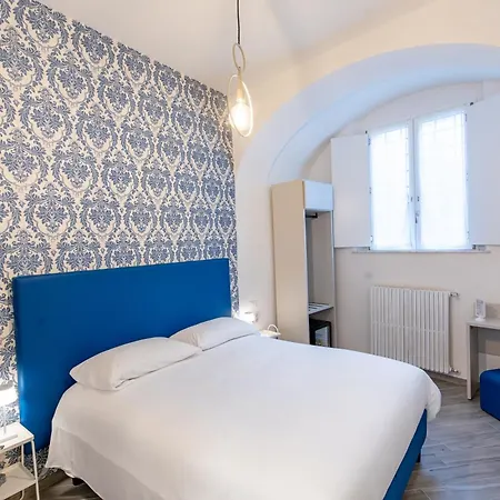 Via Corsica 10 Bed & Breakfast 4*