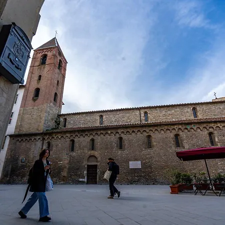 Via Corsica 10 * Pisa