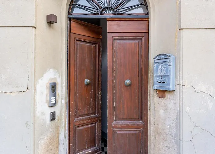 Via Corsica 10 4*