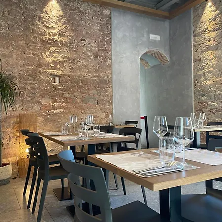 Couette-café Via Corsica 10 *